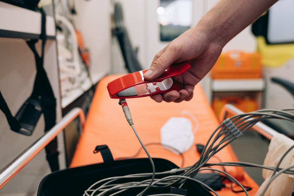 defibrillator supplier